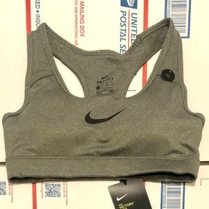 ❤️NWT Nike XS Victory Sports Bra Gray